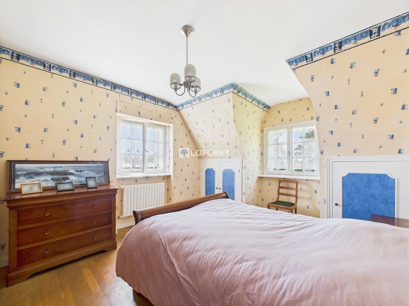 Maison - 206 m² - 8 pièces