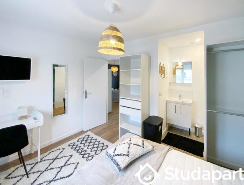 Chambre - 9 m² - 1 pièce