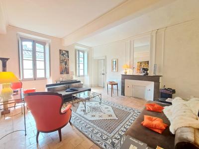 Maison - 247 m² - 6 pièces