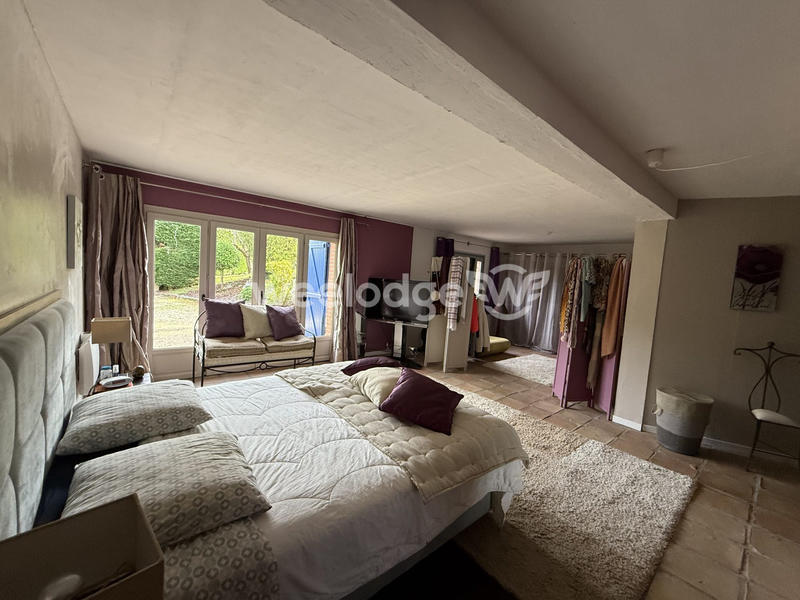 Maison traditionnelle - 207 m² - 6 pièces