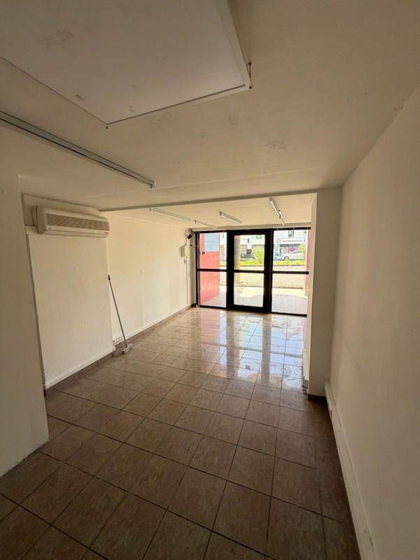 Local commercial - 15 m² - 1 pièce