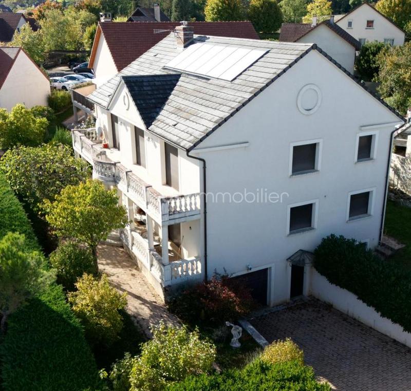 Maison - 258 m² - 10 pièces