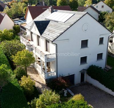 Maison - 258 m² - 10 pièces