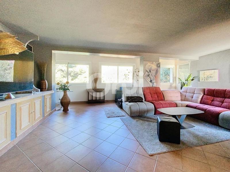 Maison - 265 m² - 8 pièces