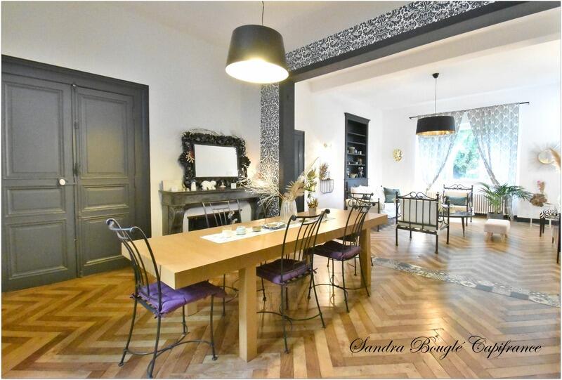 Maison de ville - 317 m² - 12 pièces