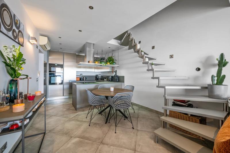 Appartement - 170 m² - 6 pièces