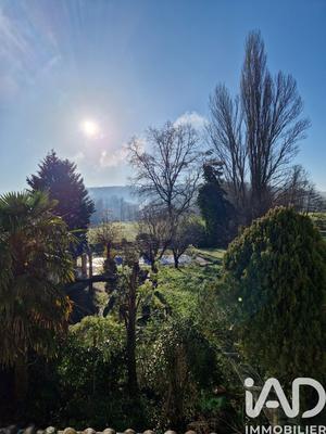 Maison - 250 m² - 8 pièces