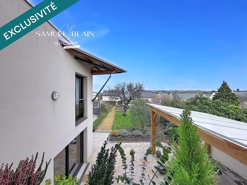 Maison - 240 m² - 10 pièces