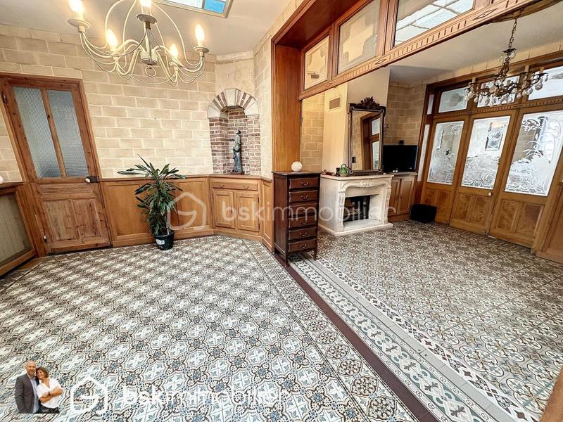 Maison - 212 m² - 7 pièces