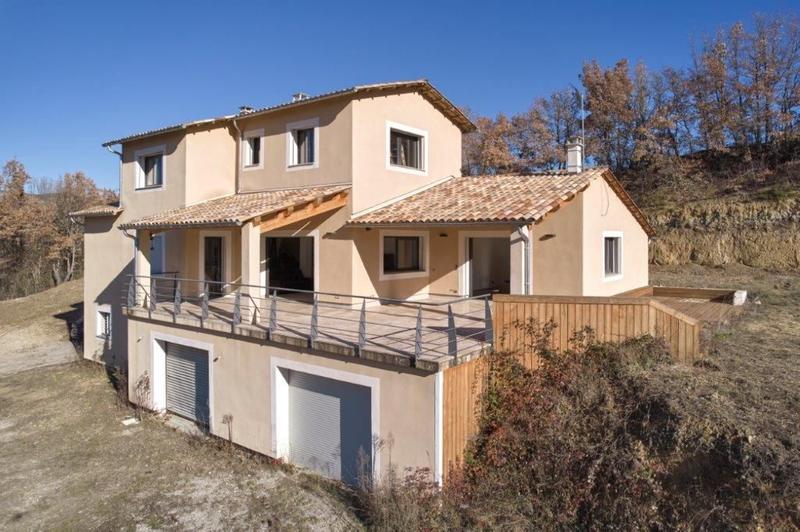 Maison - 281 m² - 7 pièces