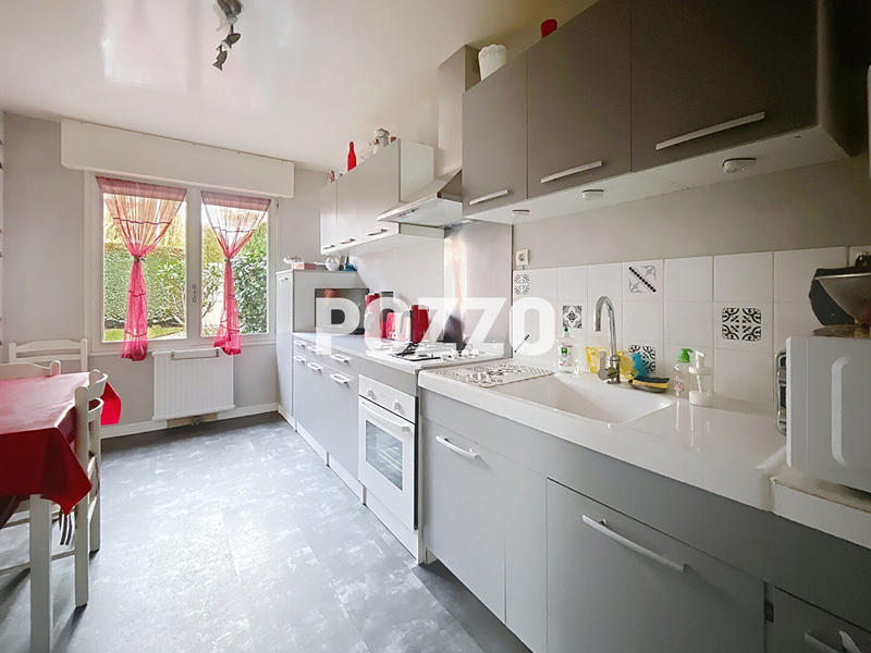 Maison - 98 m² - 4 pièces