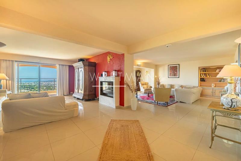 Villa - 318 m² - 13 pièces