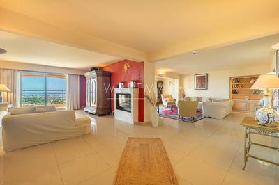 Villa - 318 m² - 13 pièces