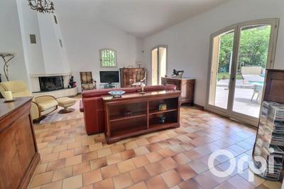 Maison - 247 m² - 7 pièces