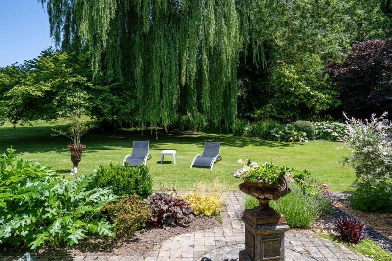 Demeure - 327 m² - 5 pièces