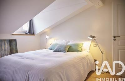 Maison - 240 m² - 6 pièces