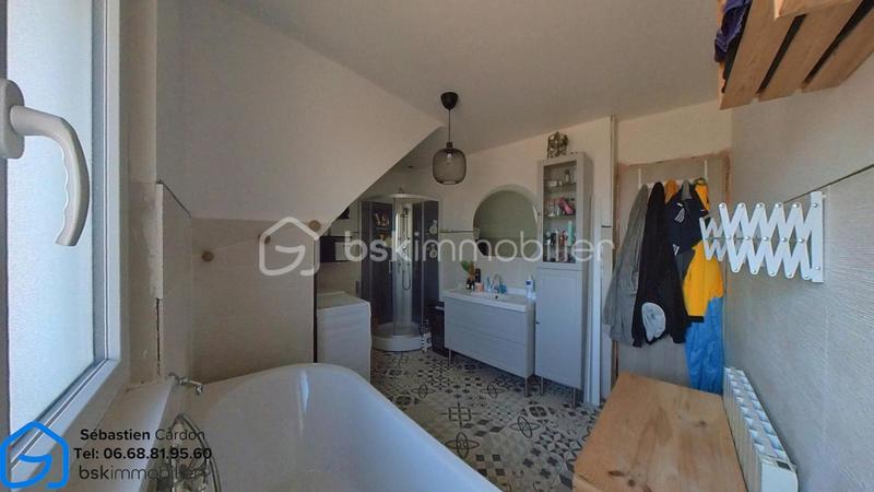 Maison traditionnelle - 96 m² - 6 pièces