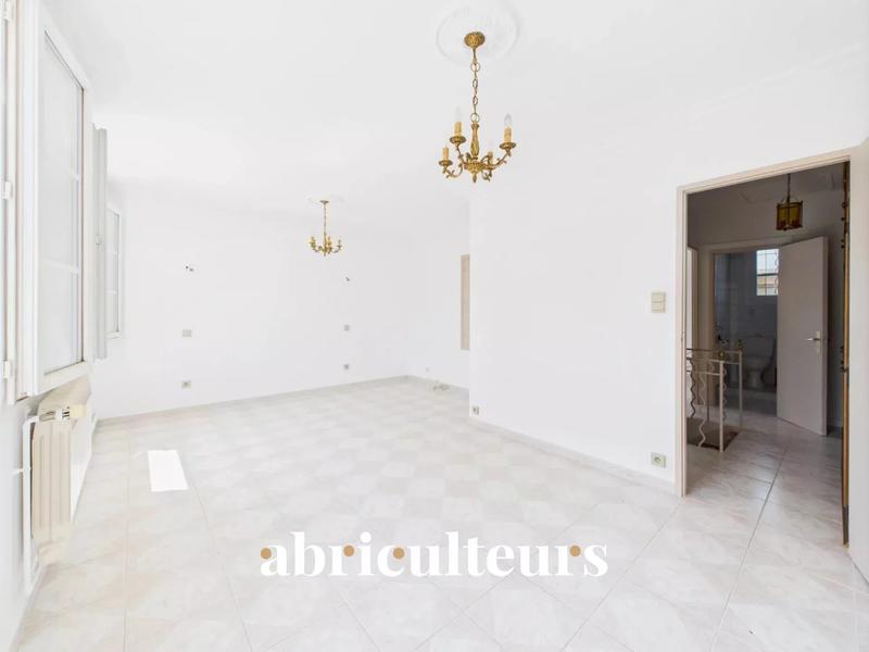 Maison - 94 m² - 5 pièces