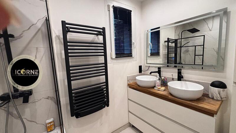 Maison - 92 m² - 4 pièces