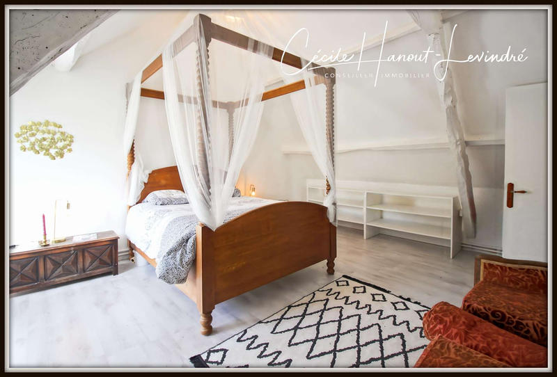 Maison - 202 m² - 8 pièces