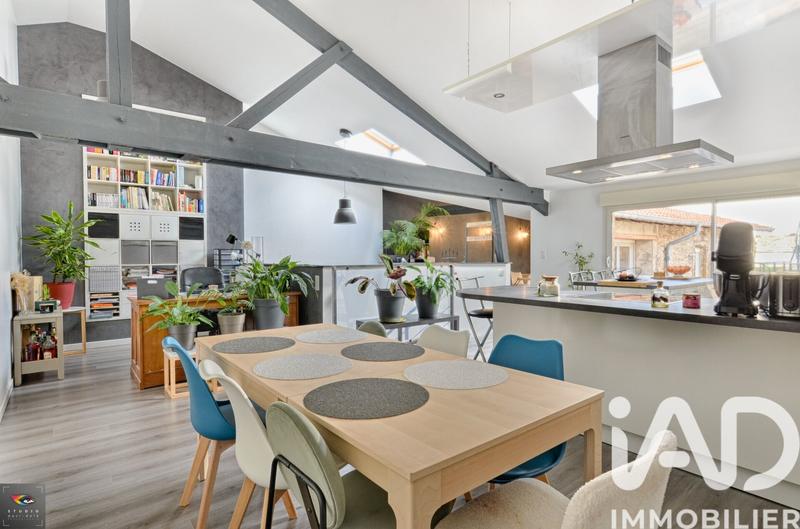 Maison - 210 m² - 7 pièces