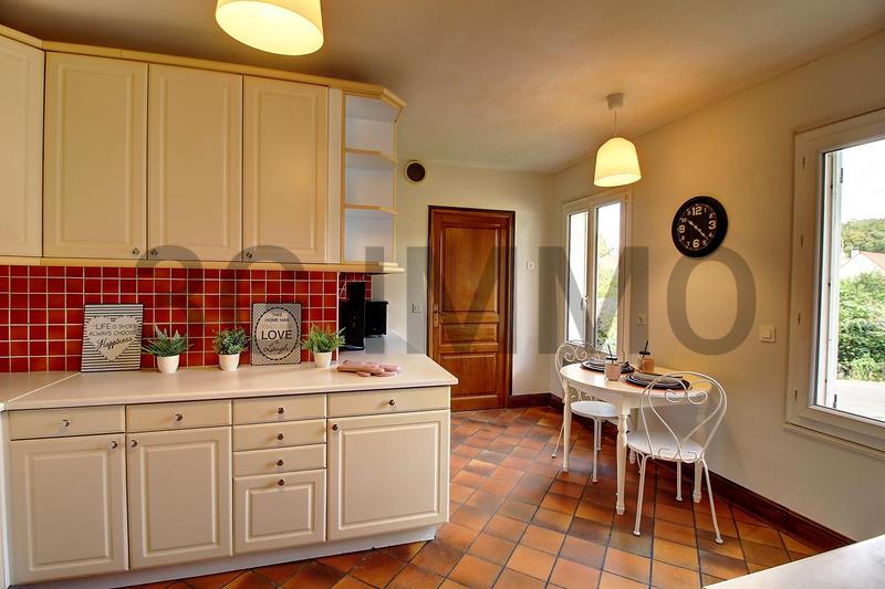 Maison - 227 m² - 8 pièces