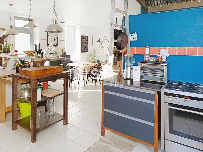 Maison - 290 m² - 6 pièces