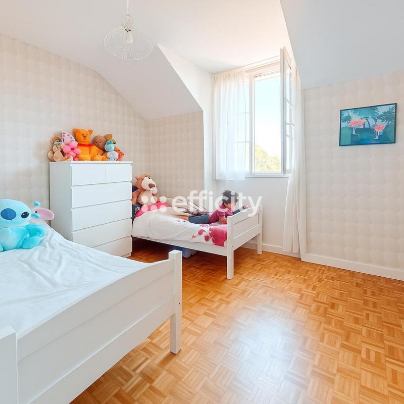 Maison - 150 m² - 8 pièces