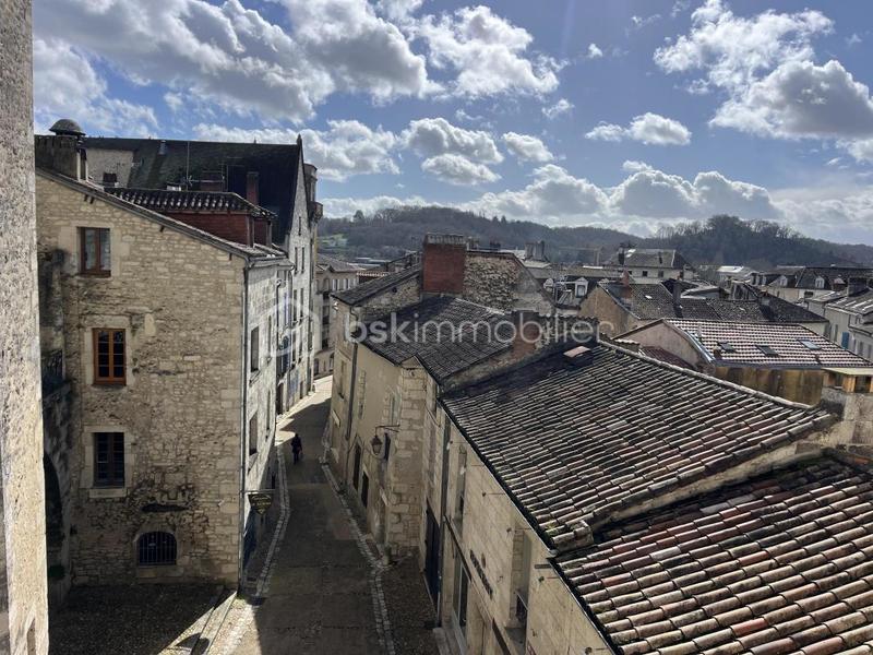 Appartement - 82 m² - 2 pièces