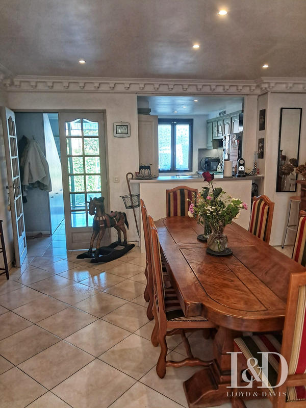 Maison traditionnelle - 157 m² - 7 pièces