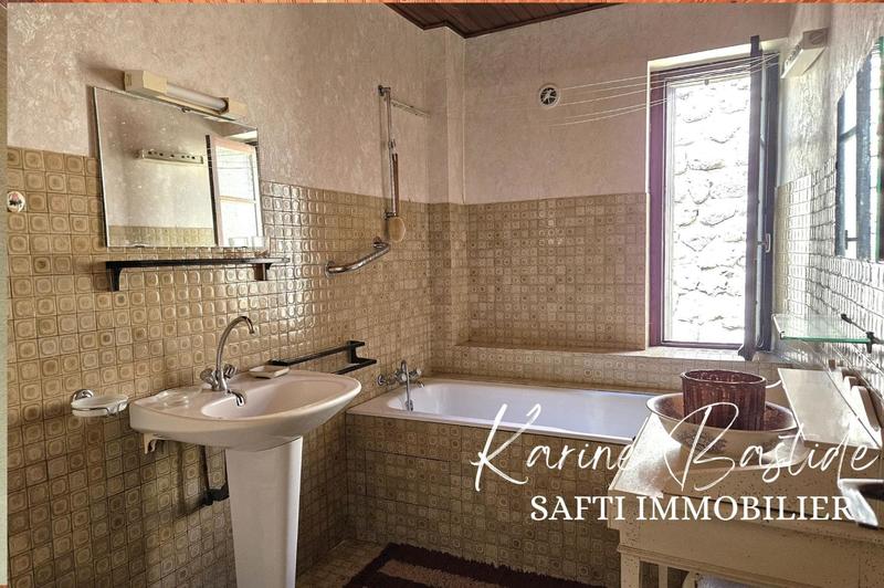 Maison - 155 m² - 11 pièces