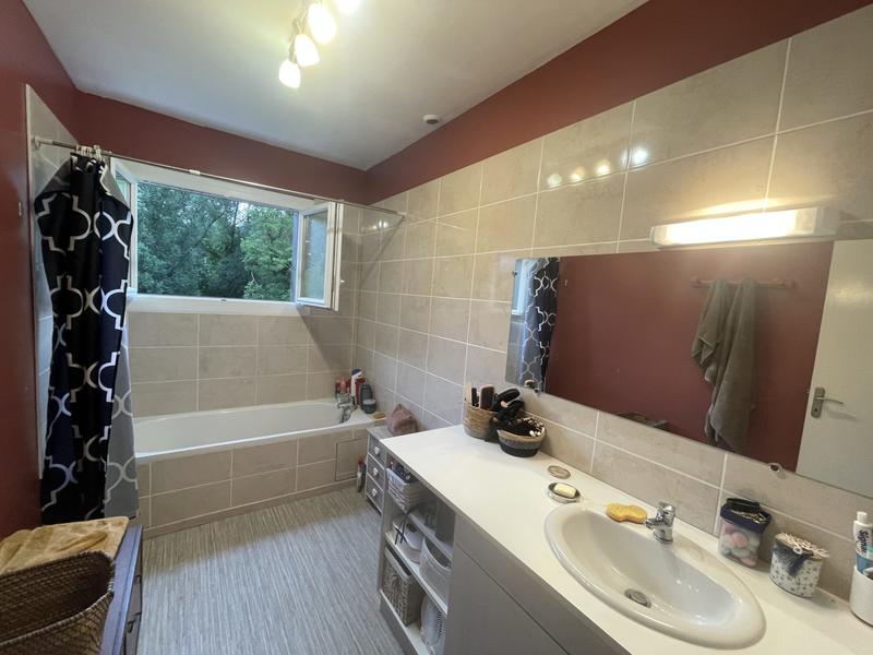 Maison traditionnelle - 108 m² - 6 pièces