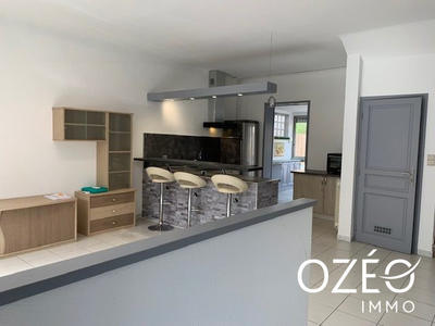 Maison traditionnelle - 105 m² - 4 pièces