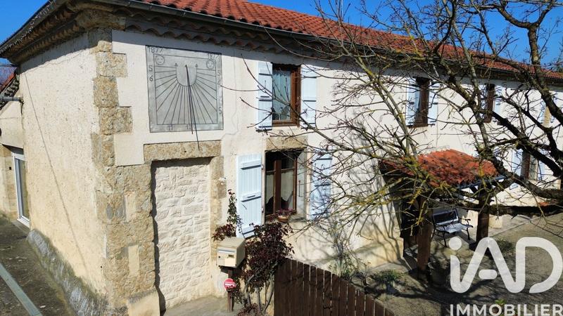 Maison - 208 m² - 8 pièces