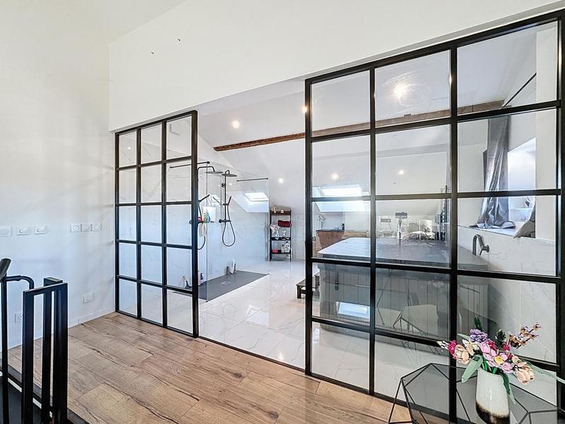 Appartement - 77 m² - 2 pièces