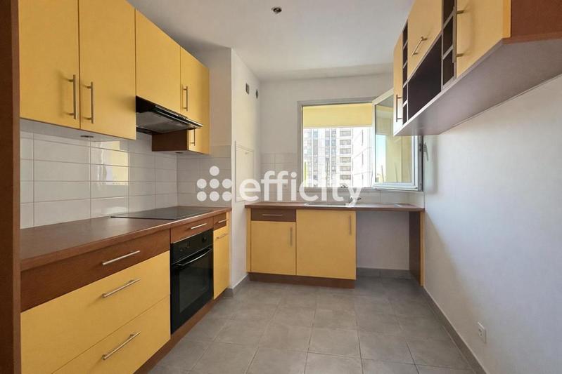 Appartement - 92 m² - 4 pièces