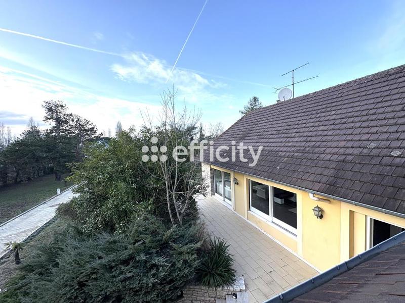 Maison - 320 m² - 8 pièces