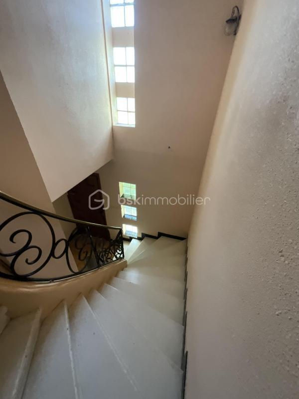 Maison - 180 m² - 8 pièces