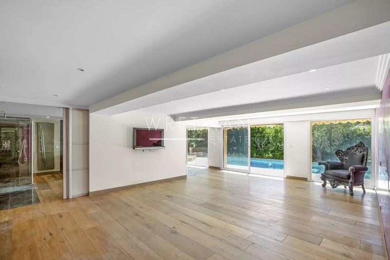 Villa - 430 m² - 9 pièces