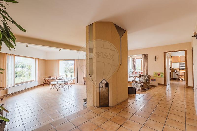 Maison d'architecte - 201 m² - 8 pièces