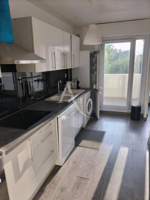 Appartement - 82 m² - 4 pièces