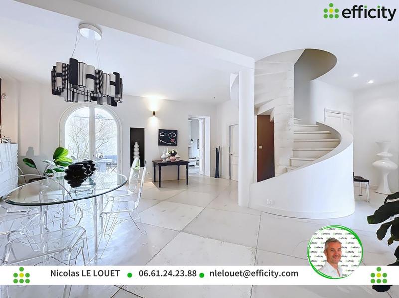 Demeure - 215 m² - 7 pièces