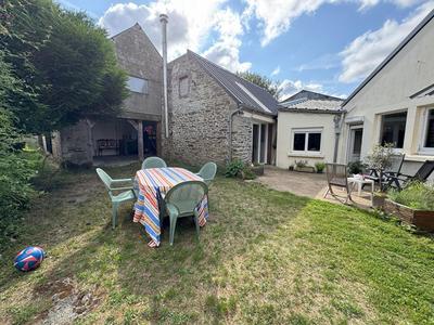 Maison - 212 m² - 9 pièces