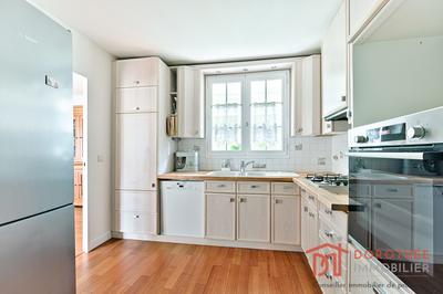 Maison - 176 m² - 7 pièces