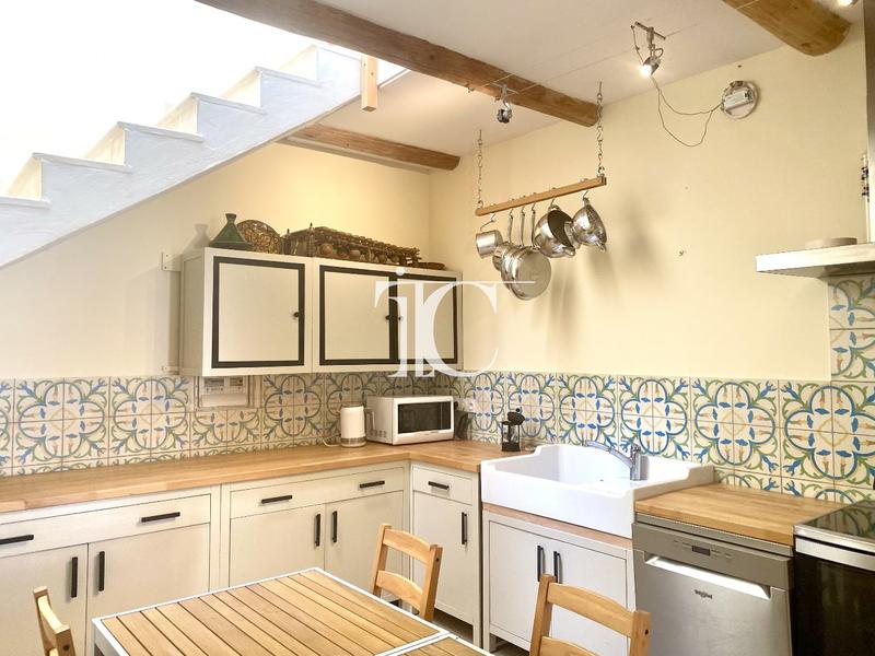 Maison - 204 m² - 9 pièces