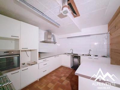 Appartement - 91 m² - 7 pièces