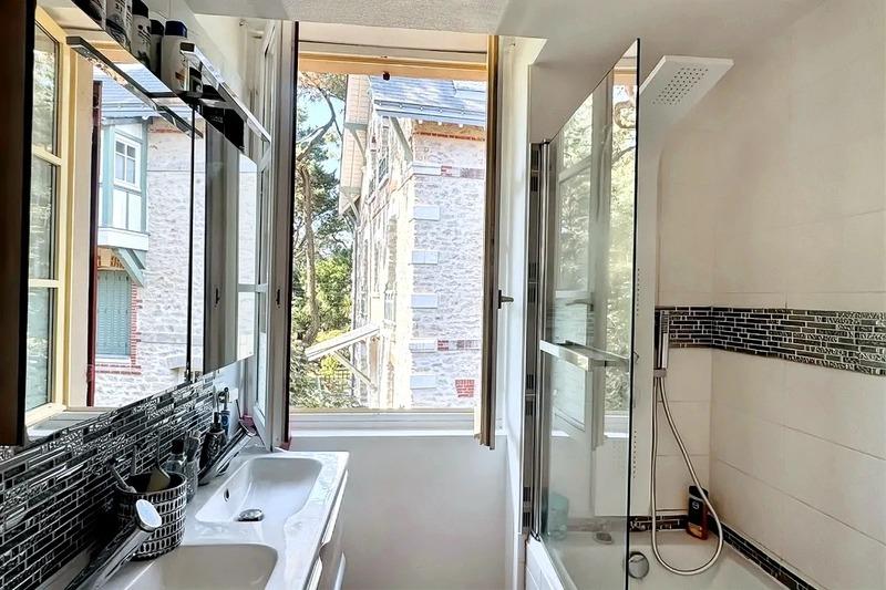 Appartement - 128 m² - 6 pièces