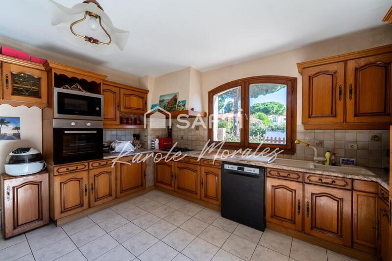 Maison - 300 m² - 8 pièces