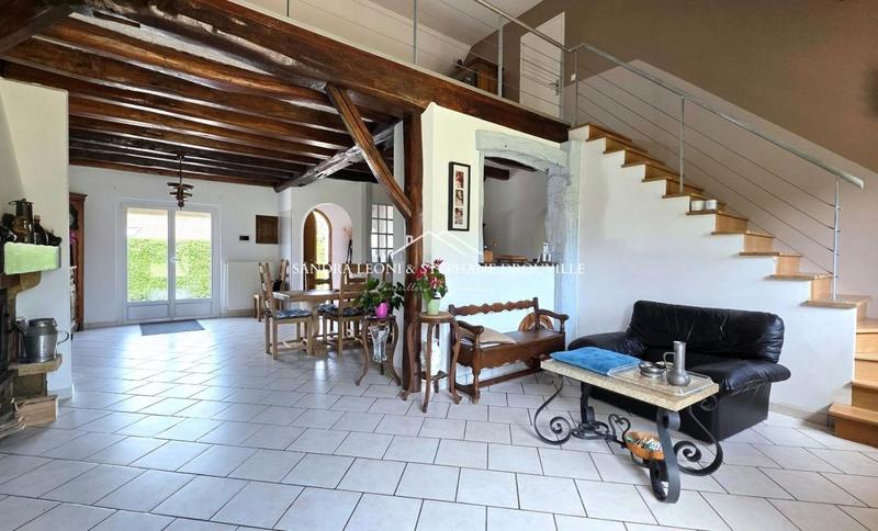 Maison - 189 m² - 8 pièces