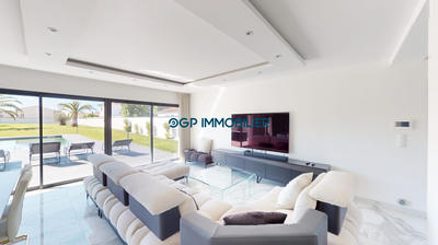 Maison contemporaine - 179 m² - 6 pièces